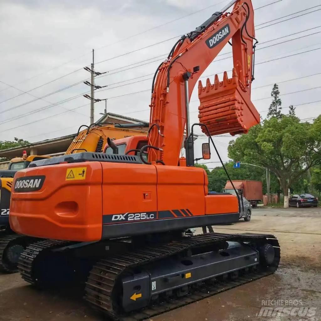 Doosan DX225LC-9C Pásové rýpadlá