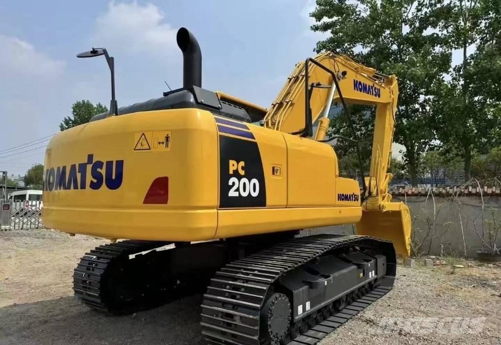 Komatsu PC 200-8 Pásové rýpadlá