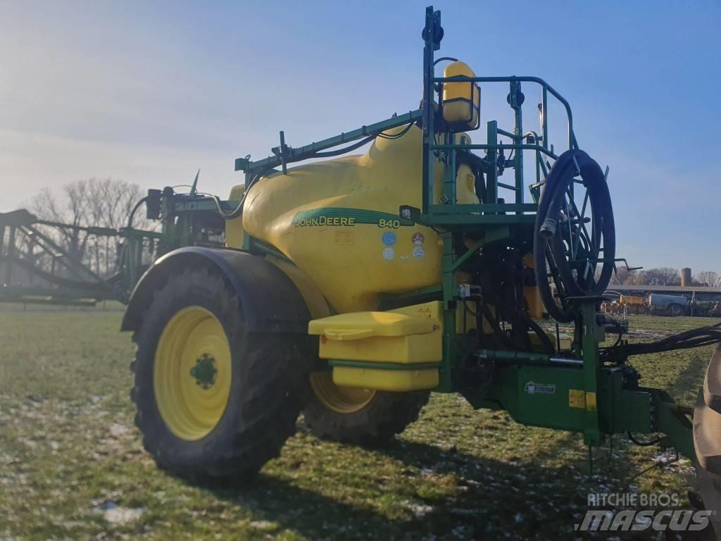 John Deere 840 Ťahané postrekovače