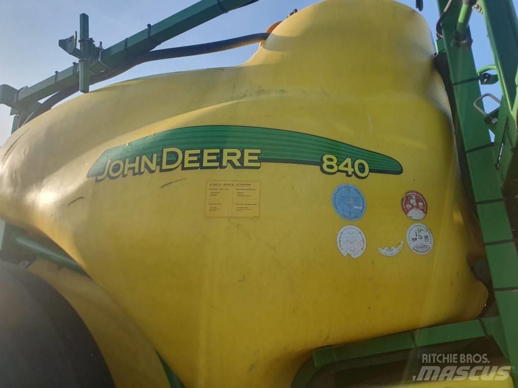 John Deere 840 Ťahané postrekovače