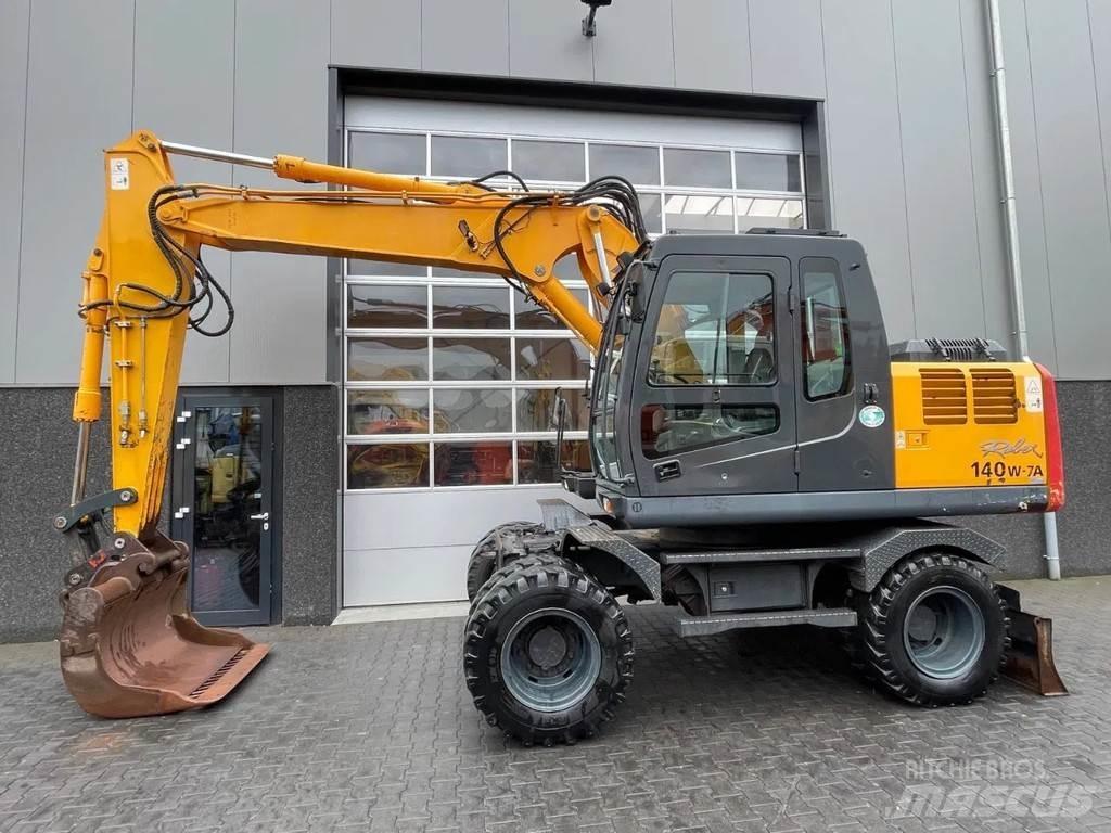 Hyundai R140W-7A Kolesové rýpadlá