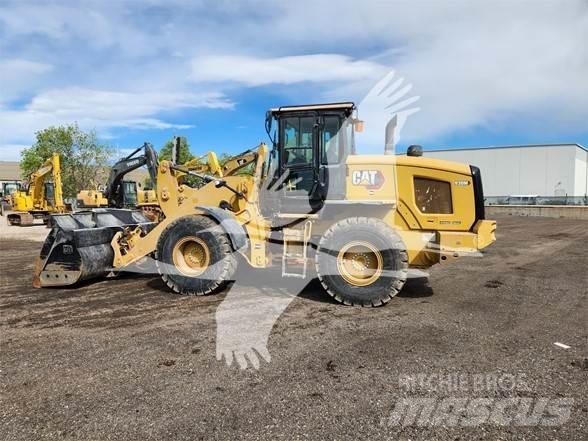 CAT 930M Kolesové nakladače