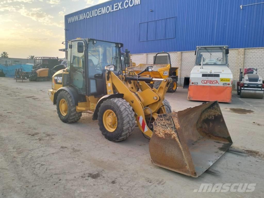 CAT 906M Kolesové nakladače