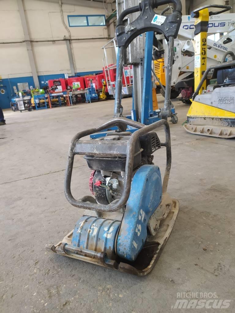 Weber CF2 Pôdne kompaktory