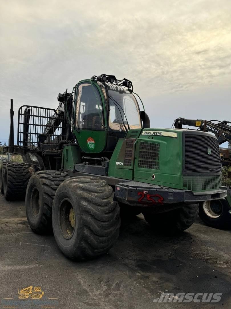 John Deere 1910E Lesné traktory
