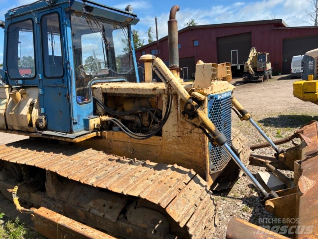 Komatsu D 41 P-3 Pásové dozéry