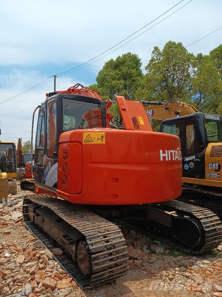Hitachi ZX 135 Pásové rýpadlá