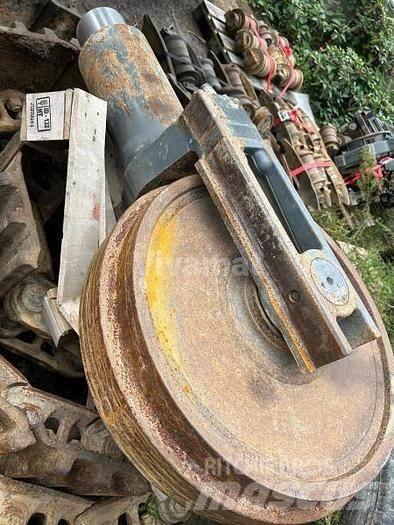 Liebherr R954CHD Pneumatiky, kolesá a ráfiky