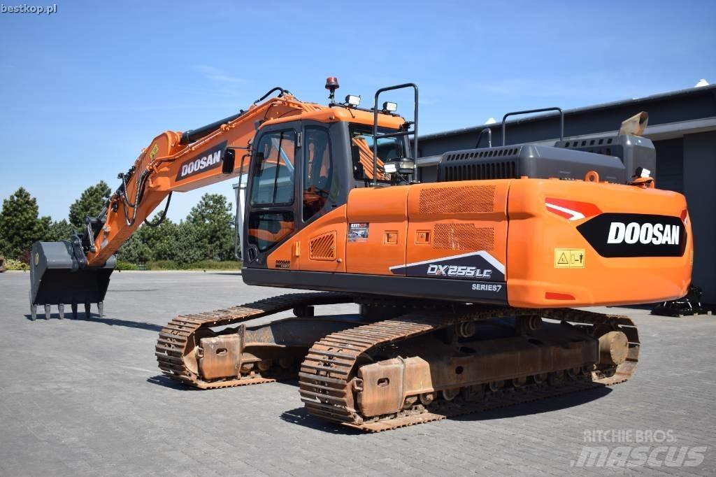 Doosan DX 255 LC-7 Pásové rýpadlá