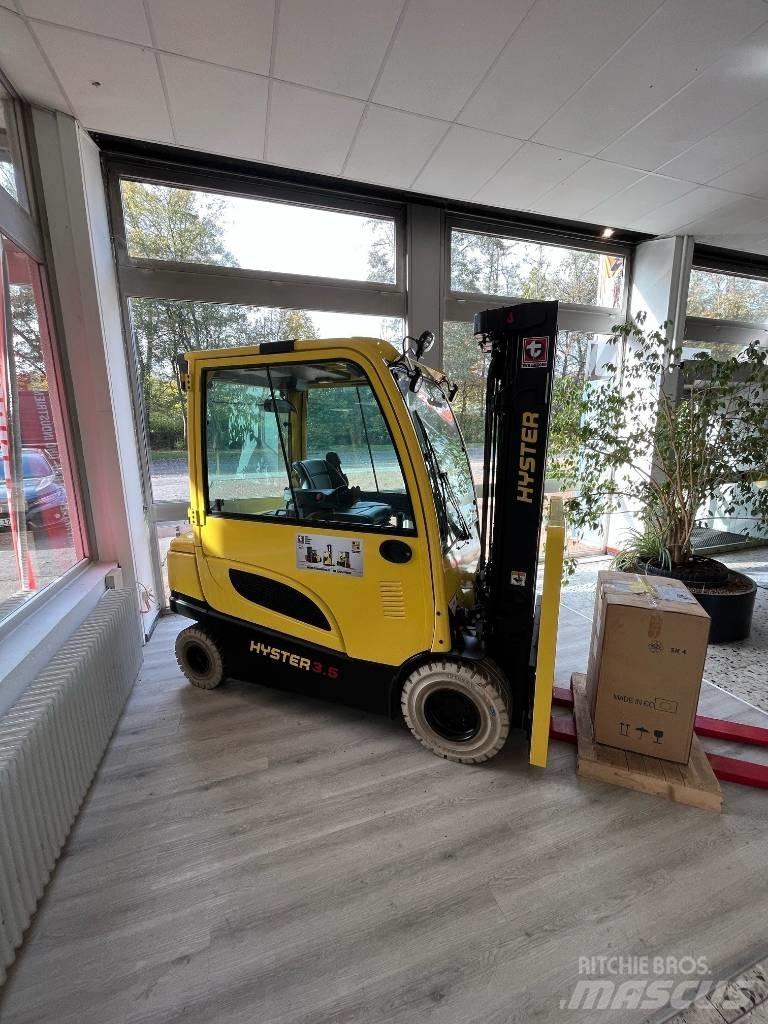 Hyster J3.5XN Akumulátorové vozíky