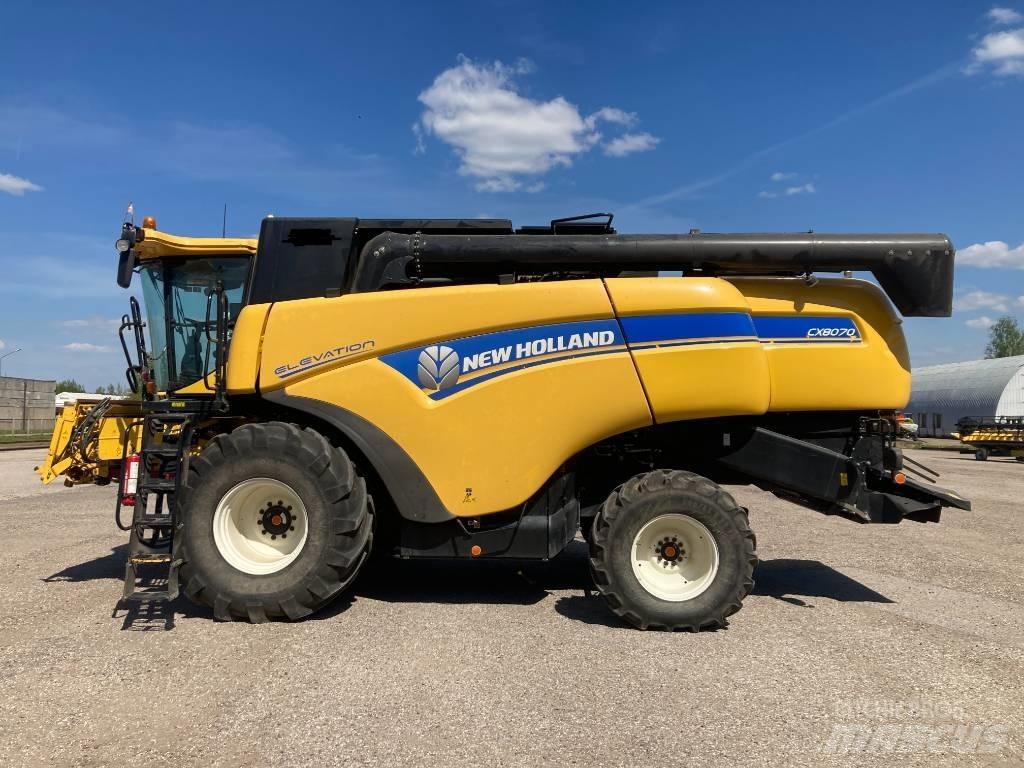 New Holland CX 8070 Kombinované zberacie stroje