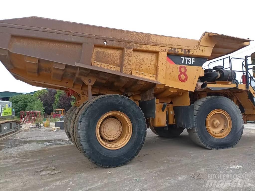 CAT 773 F Kĺbové nákladné autá