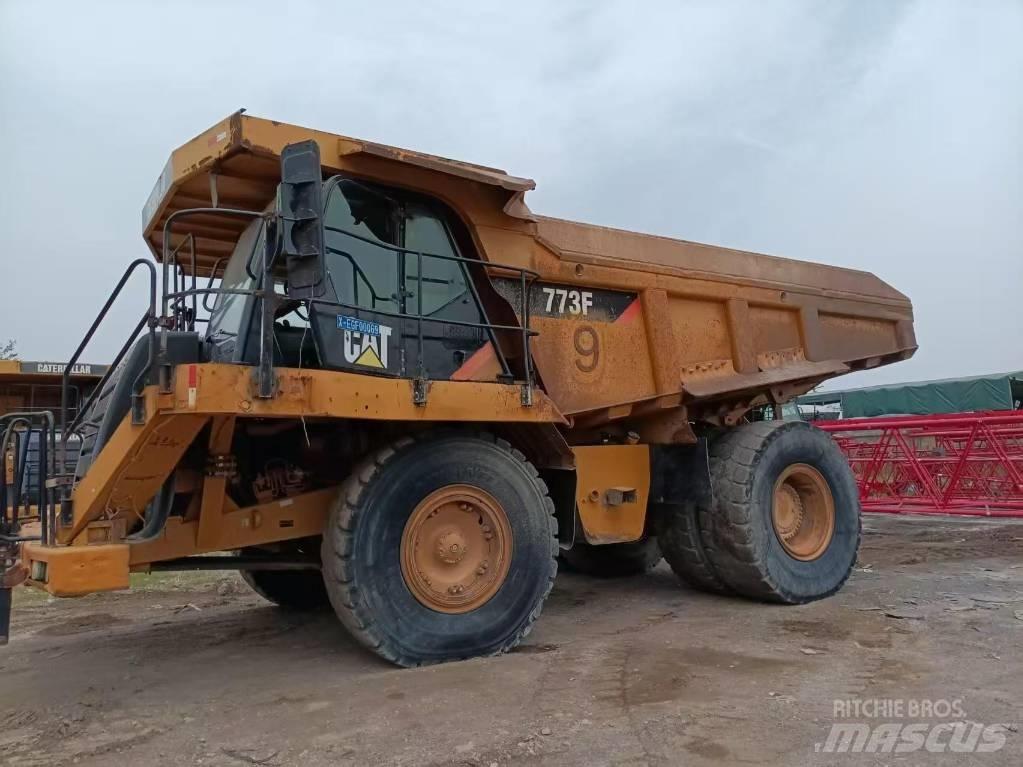 CAT 773 F Kĺbové nákladné autá