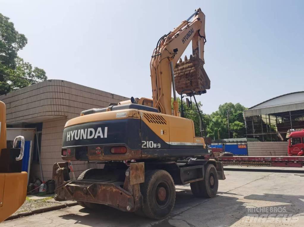 Hyundai R210w-9 Midi rýpadlá 7 t - 12 t