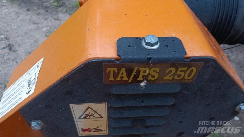 Berti TĀ/PS 250 Kosačky namontované a ťahané