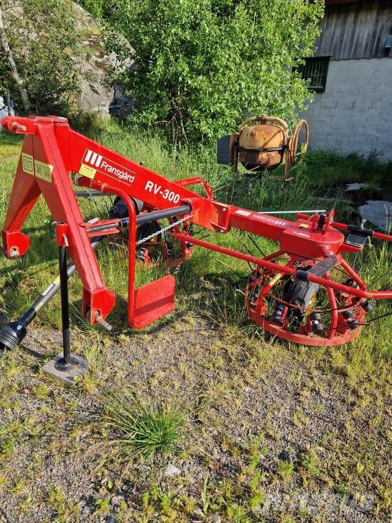 Fransgård RV 300 Obracače a zhrabovače sena