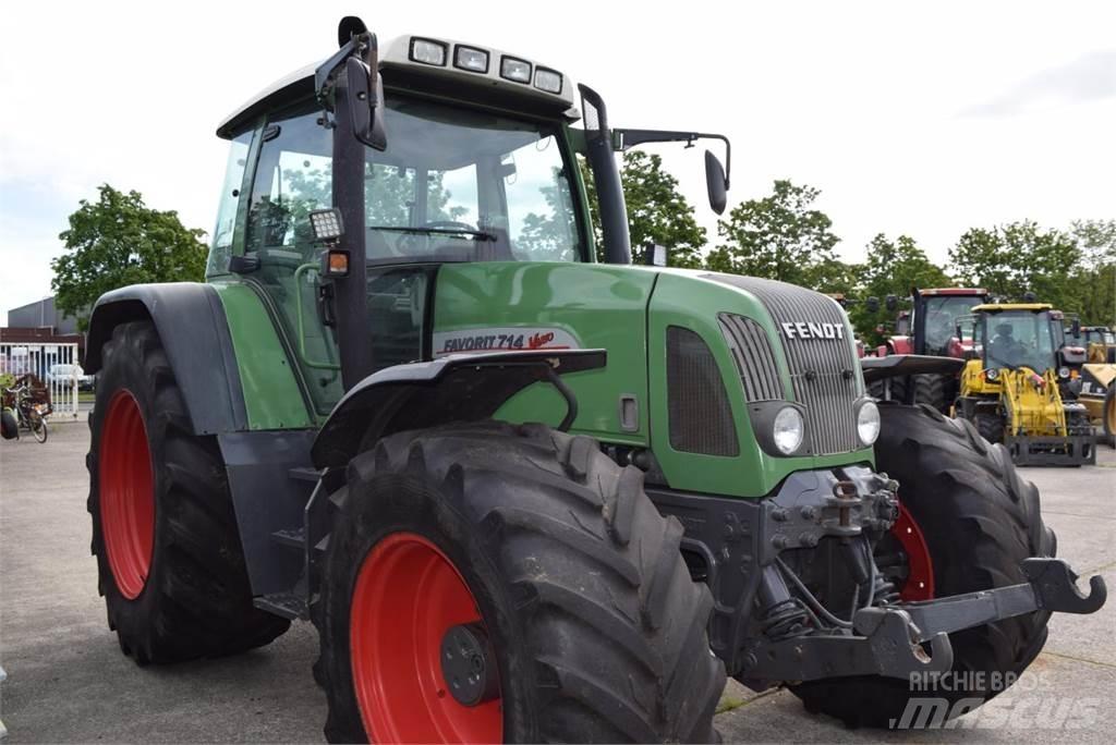 Fendt 714 Vario Traktory
