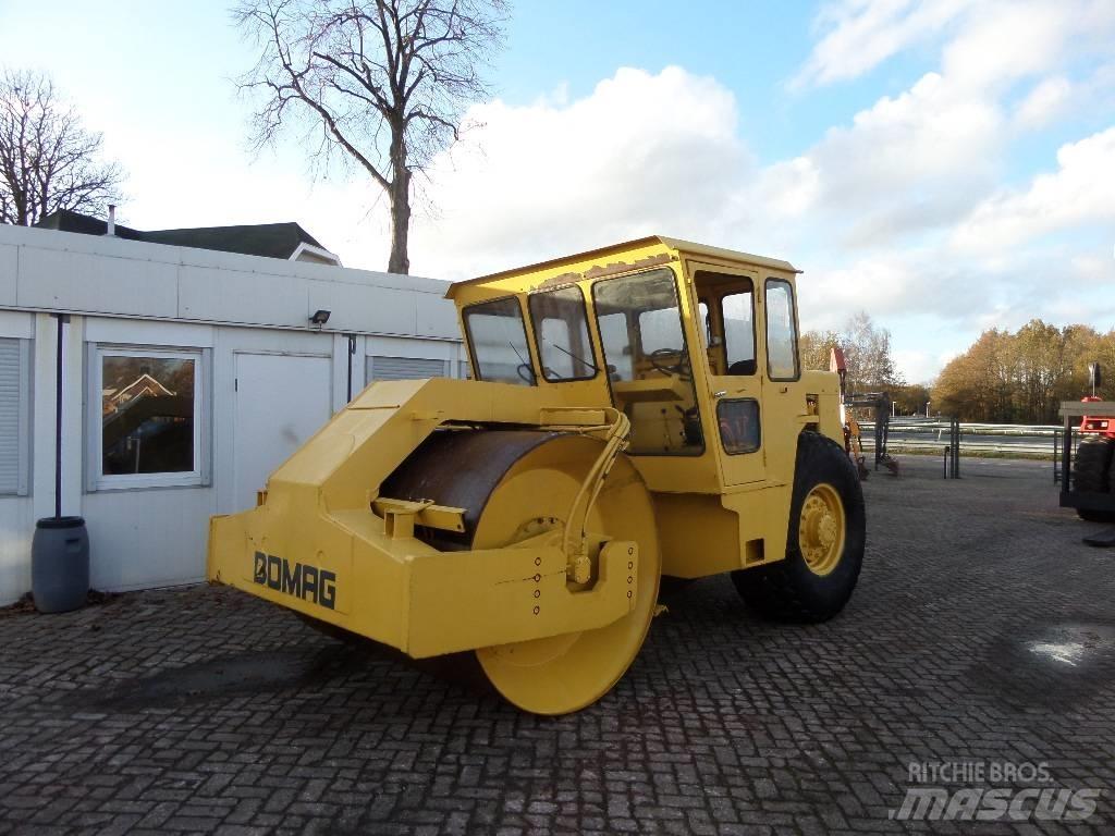 Bomag BW 211 AD Ťahačové valce