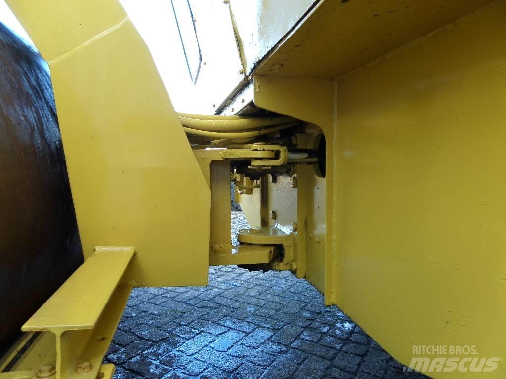 Bomag BW 211 AD Ťahačové valce