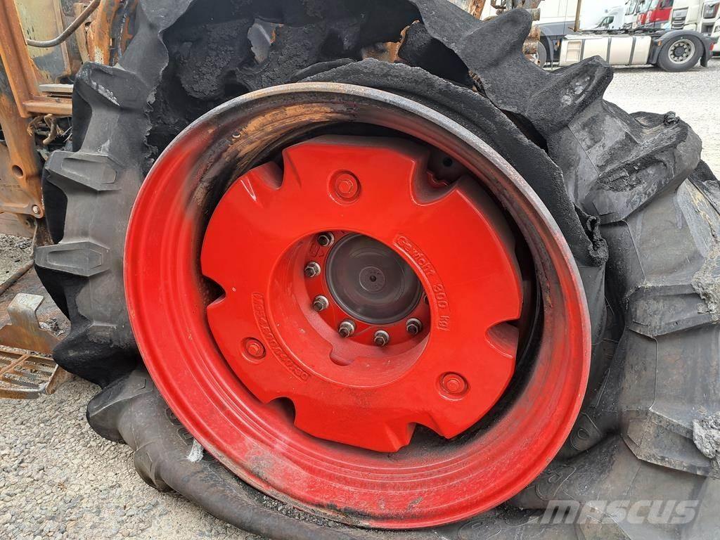 Fendt 724 Vario Traktory
