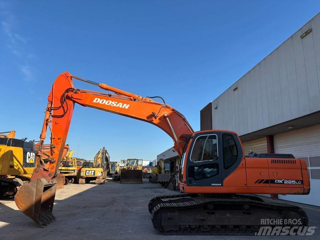 Doosan DX255LC Pásové rýpadlá