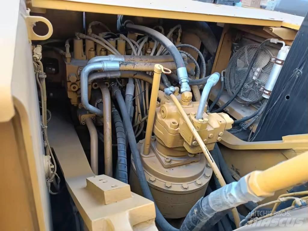 CAT 324 D Pásové rýpadlá