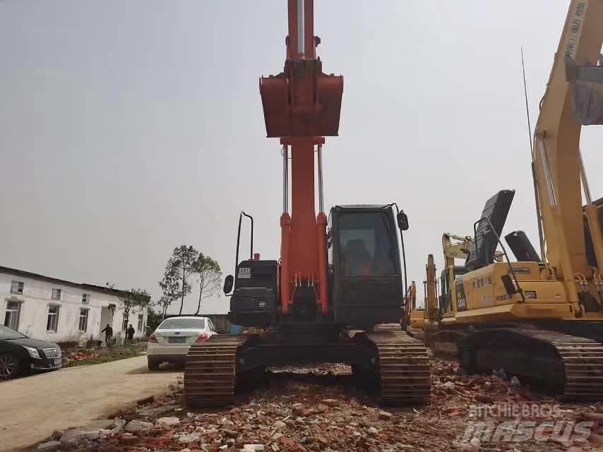 Hitachi ZX 210 Pásové rýpadlá