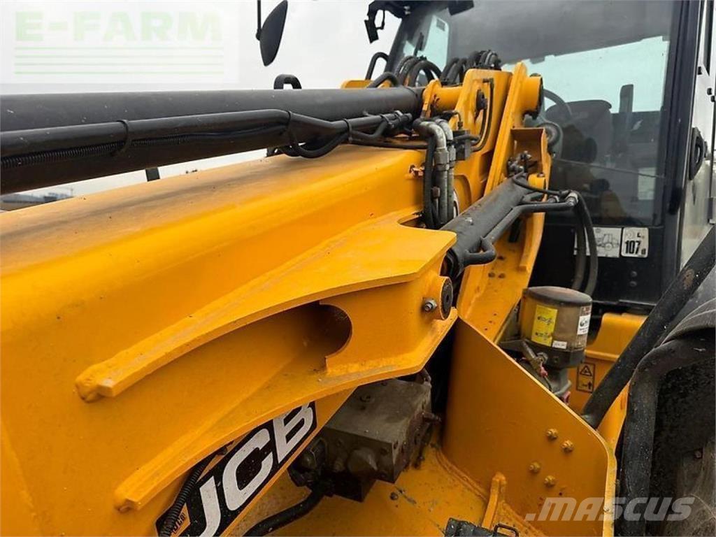 JCB tm 420 Teleskopické nakladače pre poľnohospodárstvo