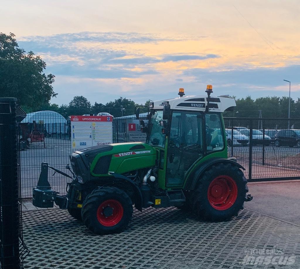 Fendt 211 Traktory