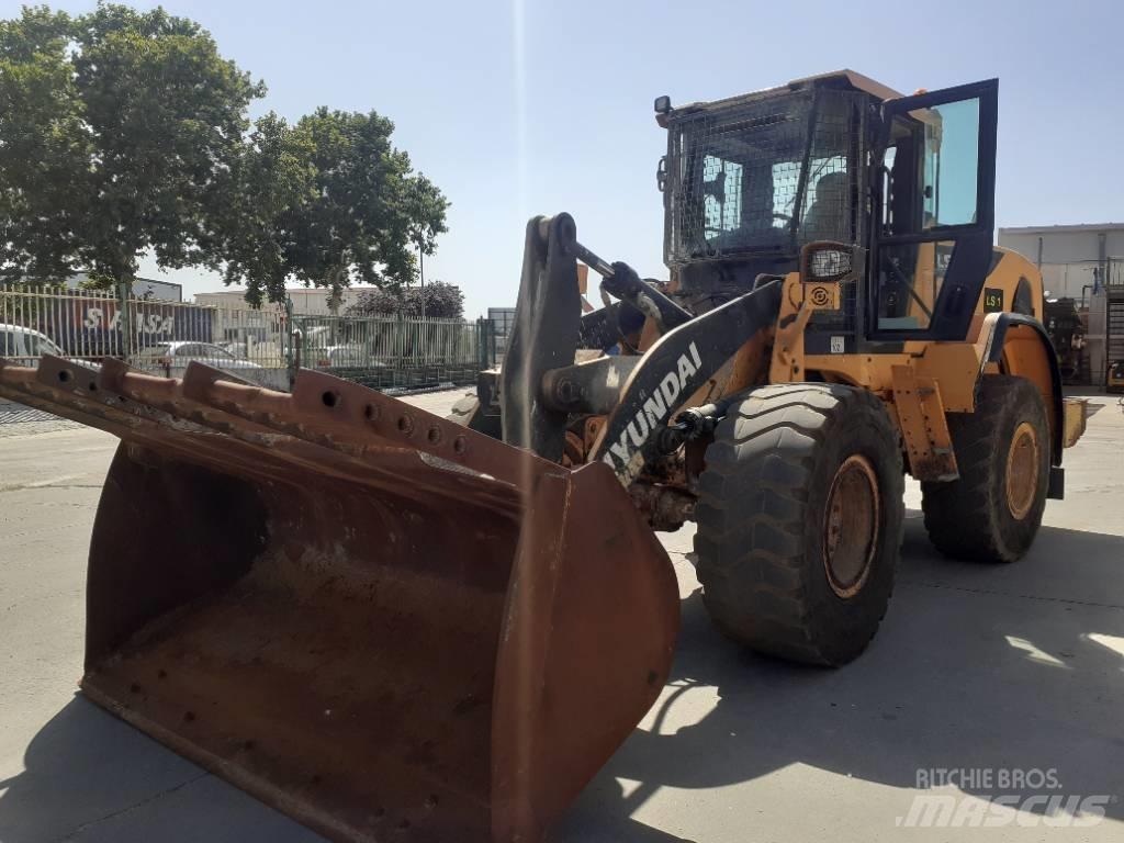 Hyundai HL 940A Kolesové nakladače