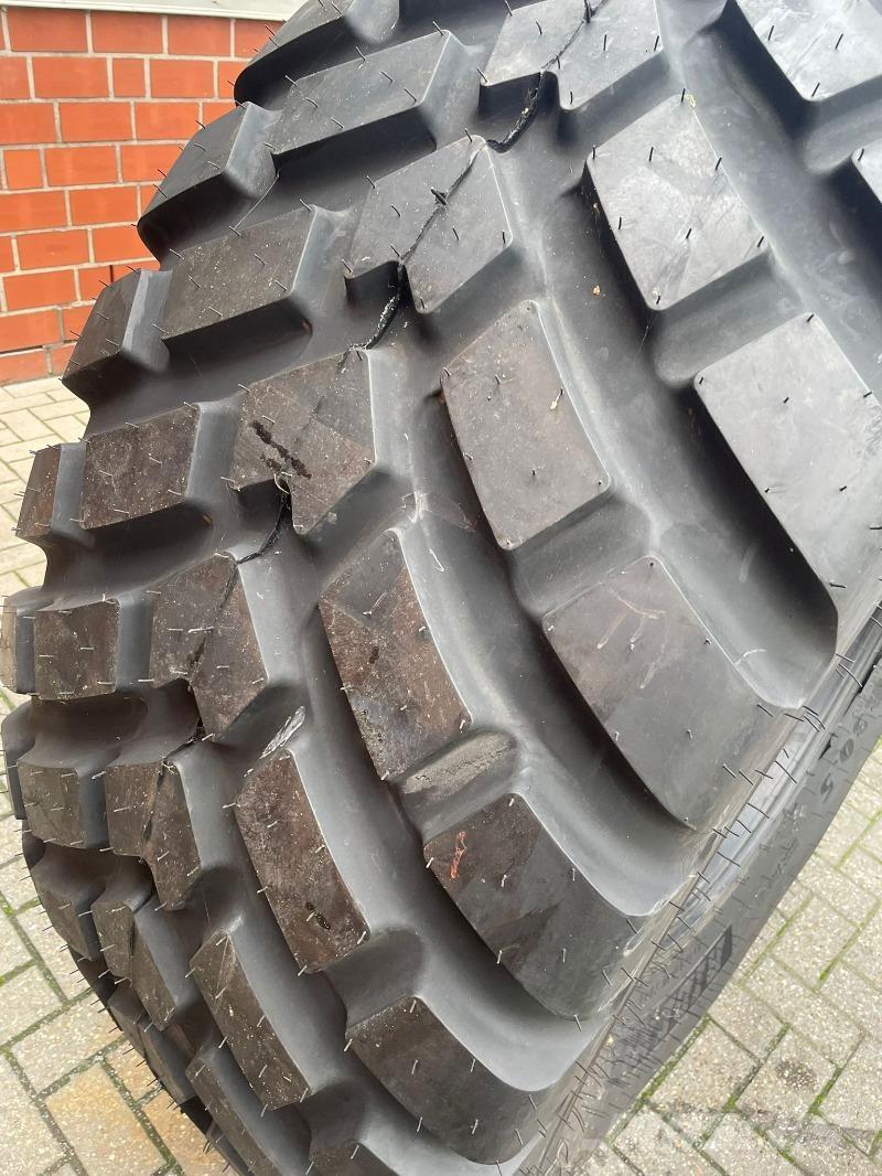 BKT 650/65R30,5 Pneumatiky, kolesá a ráfiky