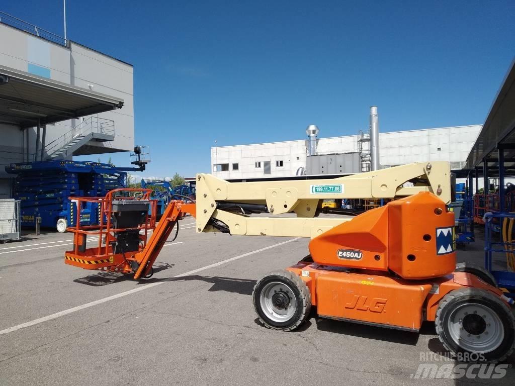 JLG E 450 AJ Kĺbové plošiny