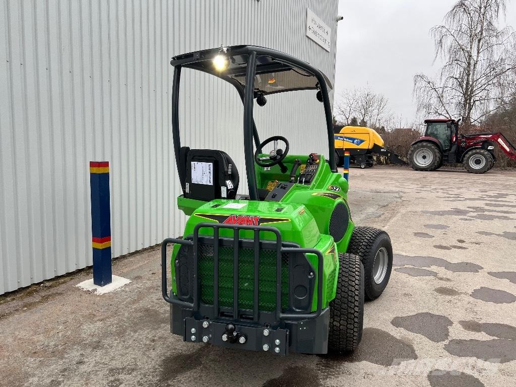 Avant e527 Elektrisk Kolesové nakladače