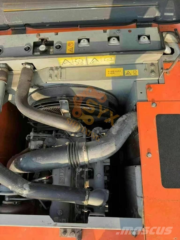 Hitachi ZX 200 Pásové rýpadlá