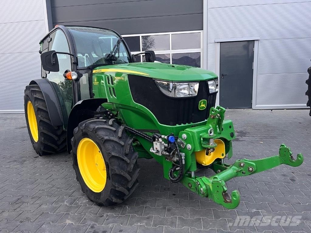 John Deere 5090 GL Traktory