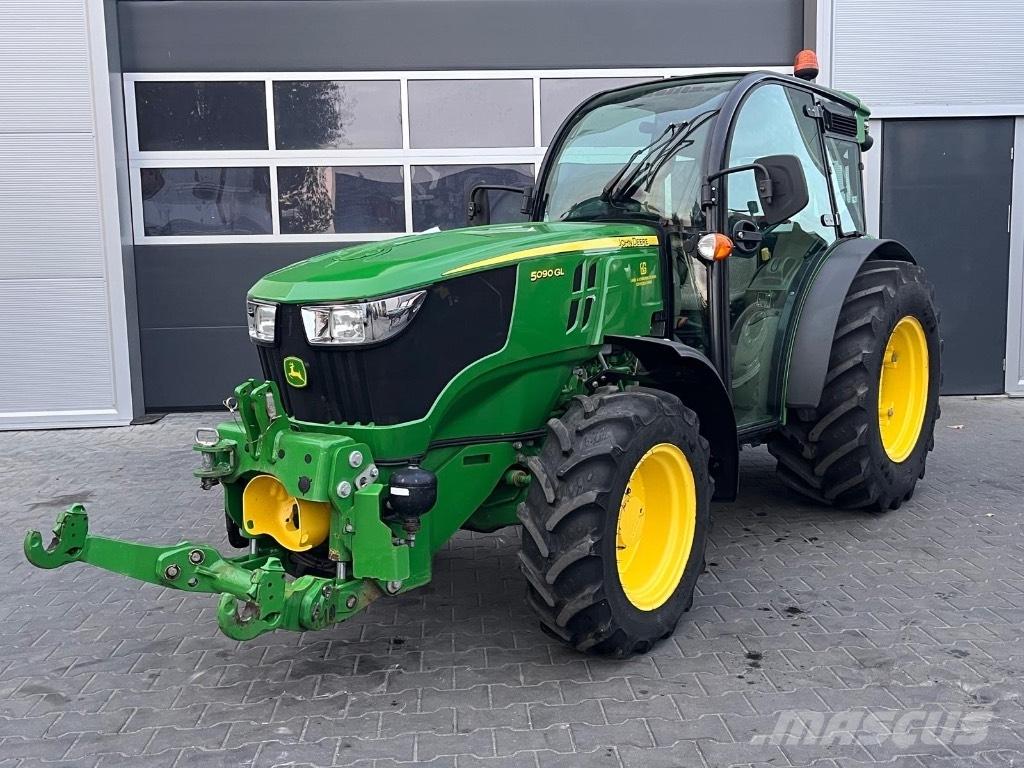 John Deere 5090 GL Traktory