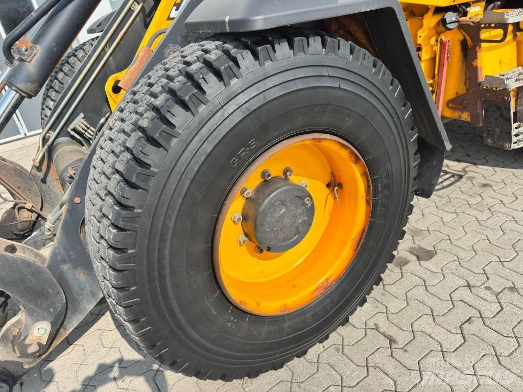 JCB 413 Kolesové nakladače