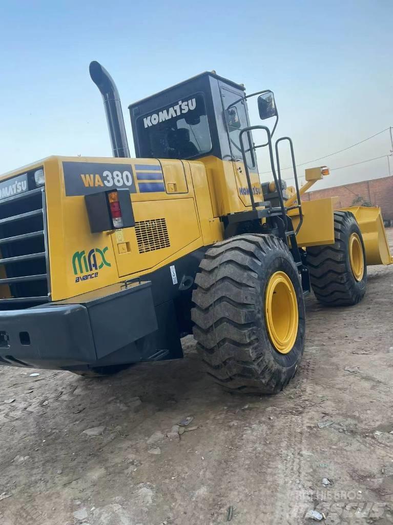 Komatsu WA 380 Kolesové nakladače