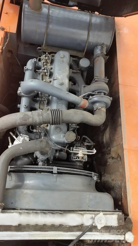 Hitachi EX 200-5 Pásové rýpadlá