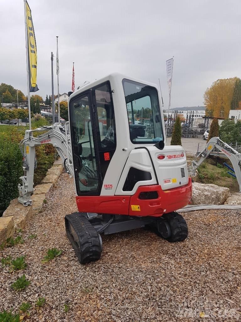 Takeuchi TB225 Mini rýpadlá < 7t