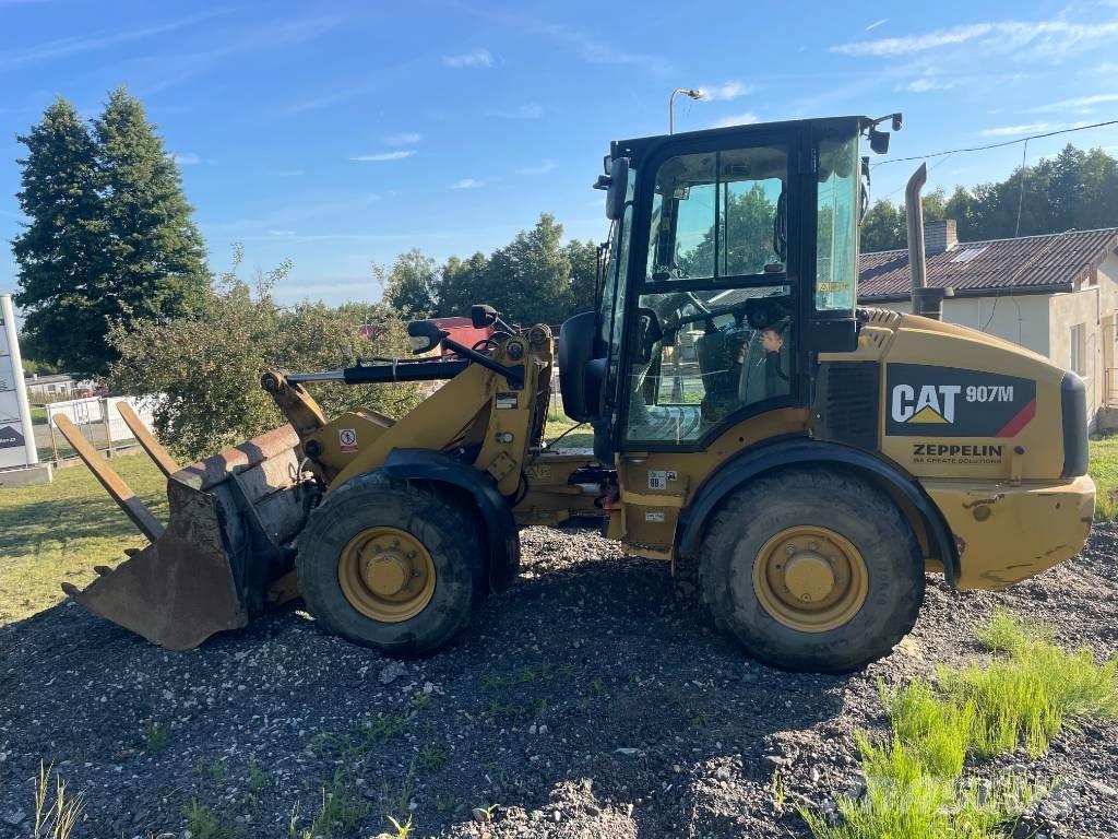 CAT 907 M Kolesové nakladače