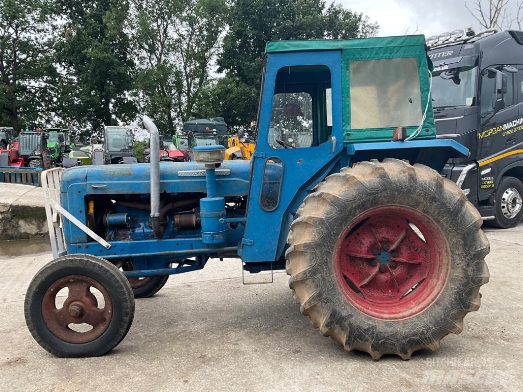 Fordson Super Major Traktory