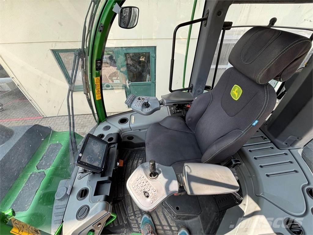 John Deere 1510 G Lesné traktory