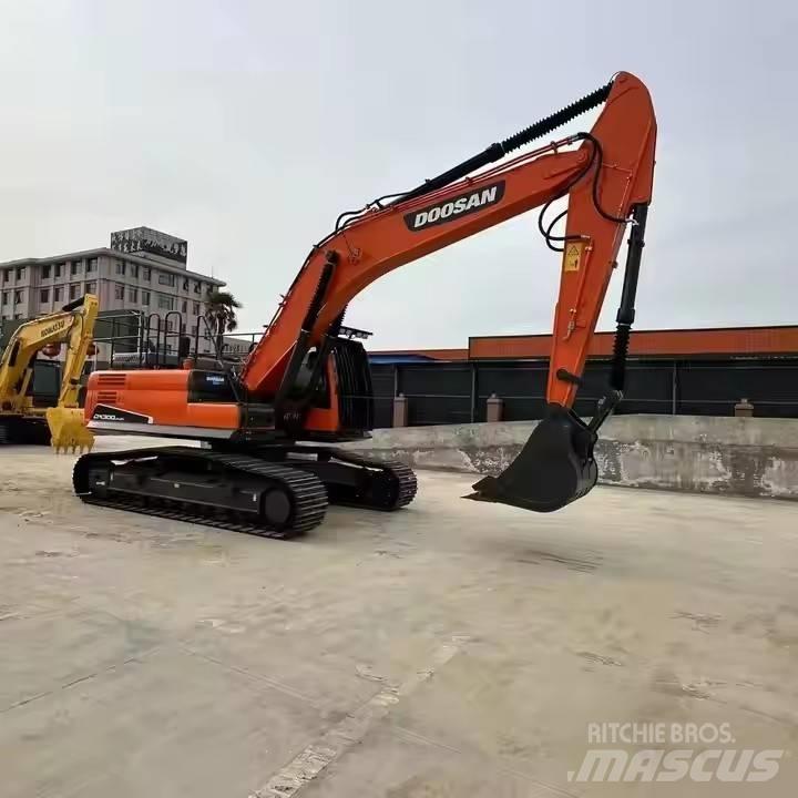 Doosan DX300LC Pásové rýpadlá
