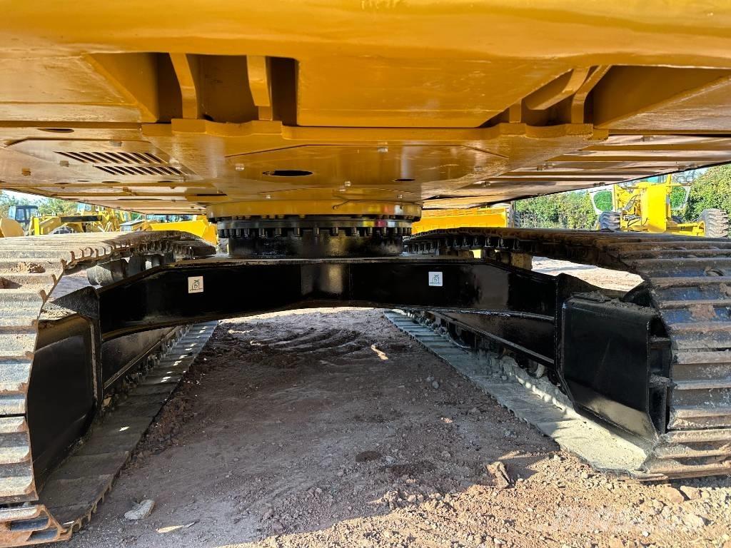 CAT 320D Pásové rýpadlá