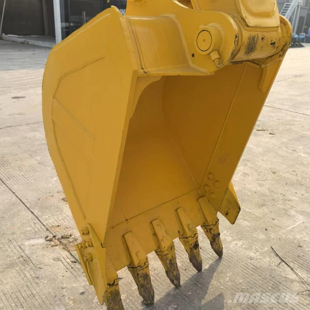 Komatsu PC 130 Pásové rýpadlá