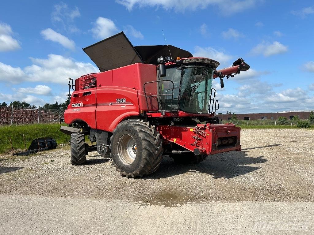 Case IH 7250 Kombinované zberacie stroje