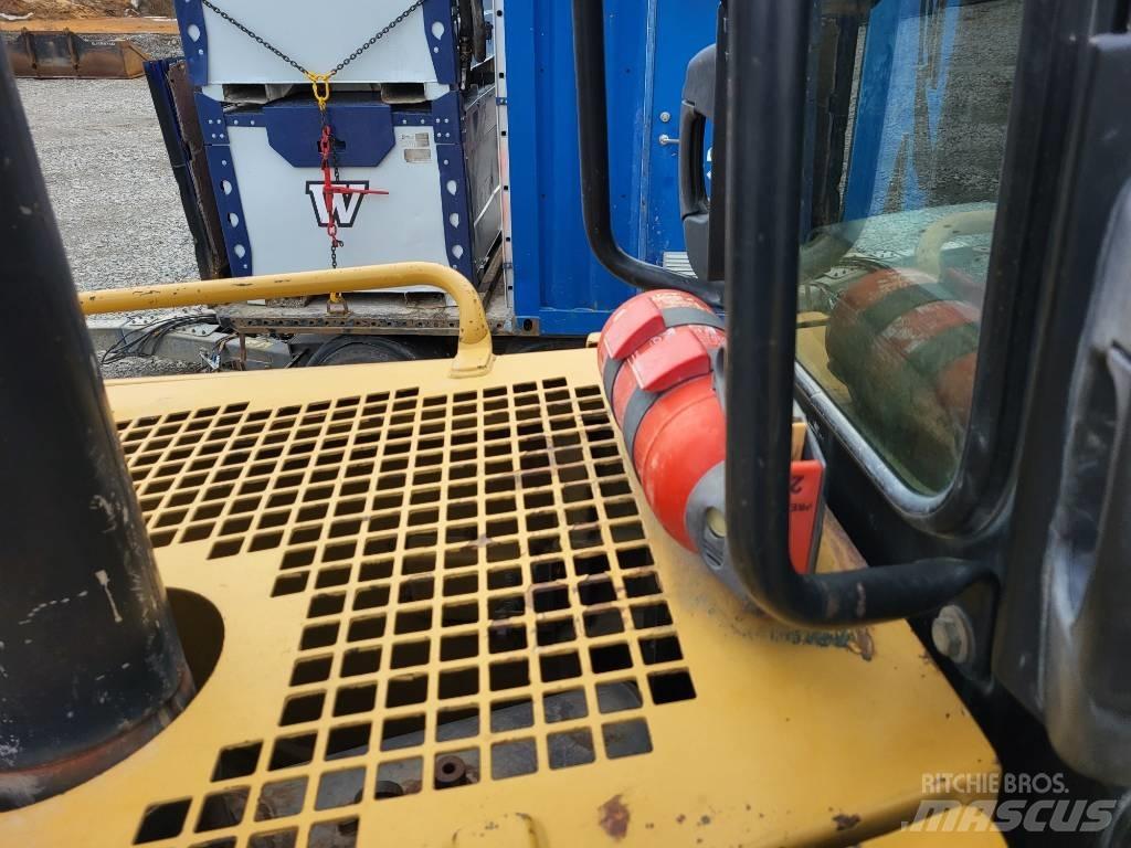CAT D 8 T Pásové dozéry