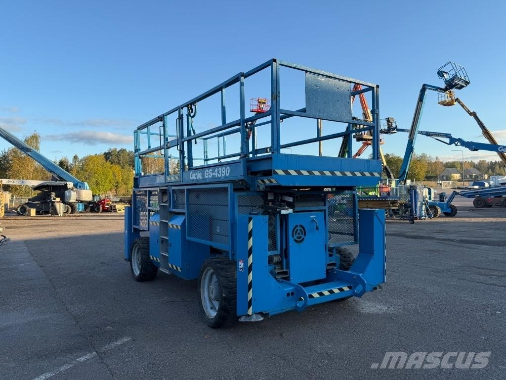 Genie GS 4390 Nožnicové zdvíhacie plošiny