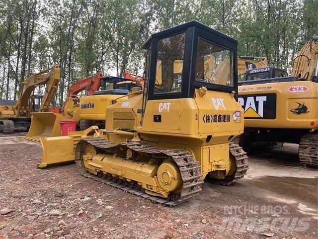 CAT D 5 G Pásové dozéry